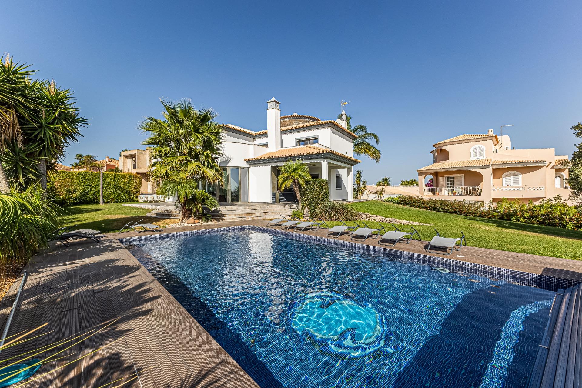 Moradia T3+3 com vista campo em Albufeira